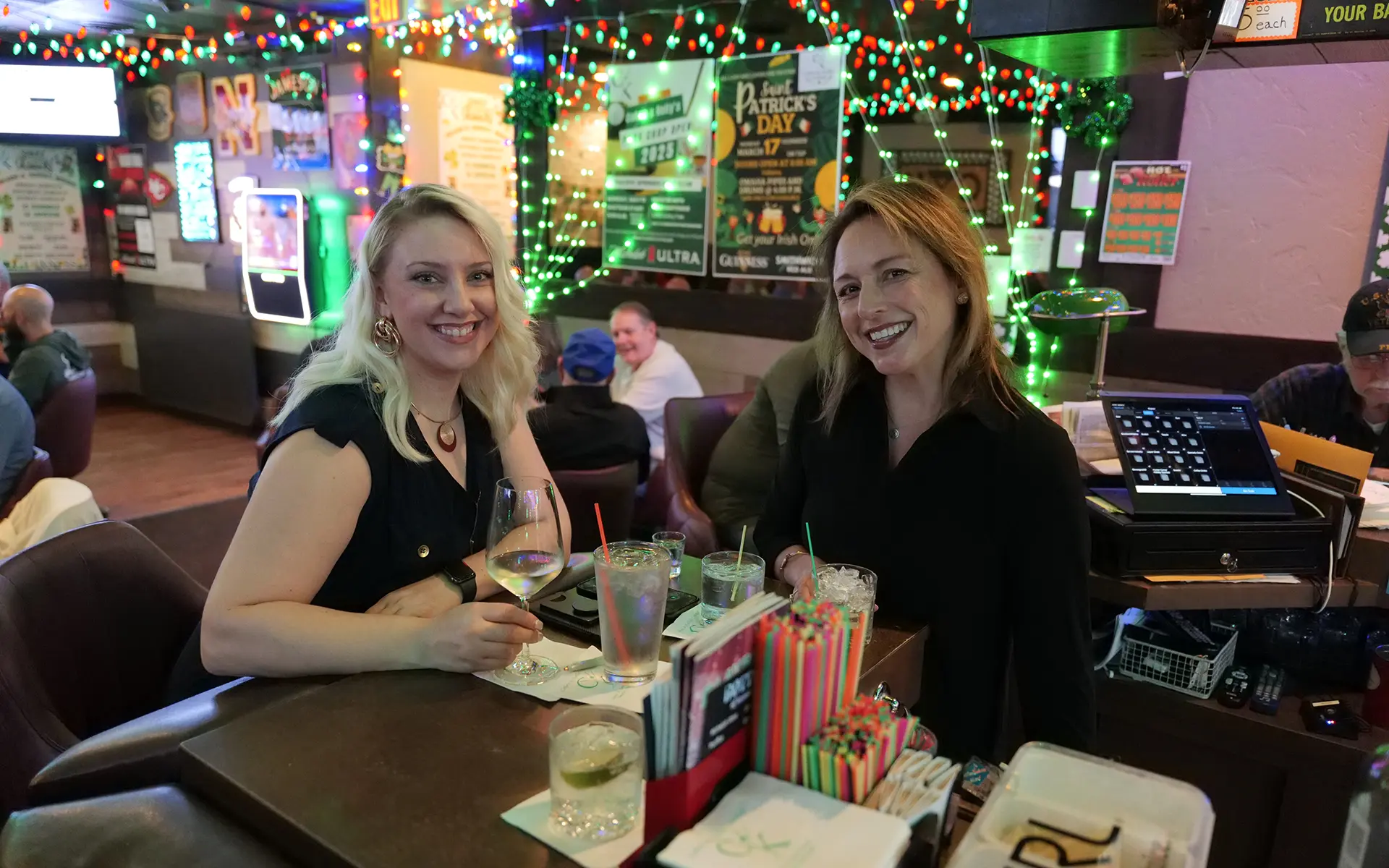 Cocktail Bar & Pub in Omaha, NE | Cohen & Kelly's Lounge